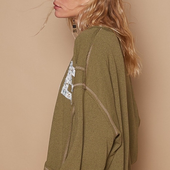 New POL Clothing Women's Oversized Floral Love Patchwork Long Sleeve Knit Top - Picture 3 of 8